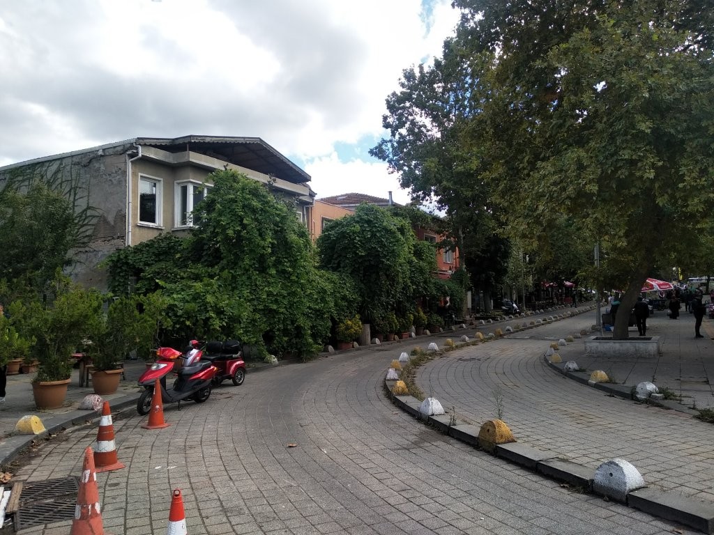 İstanbul - Boğaziçi - Paşabahçe, Sahilde Ev
                      ve Dükkan Satılık